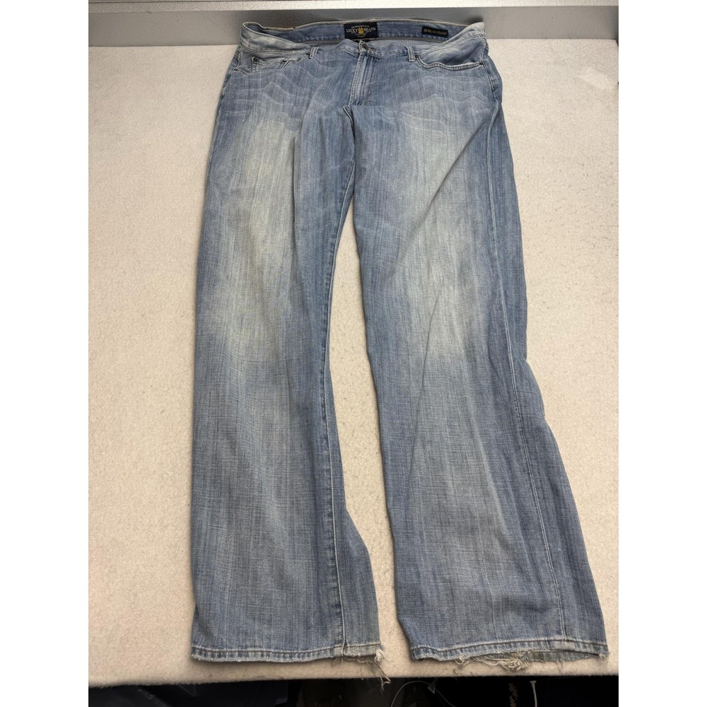 Lucky Brand 181 Relaxed Straight Jeans Mens 42x34 Blue Light Wash Distressed